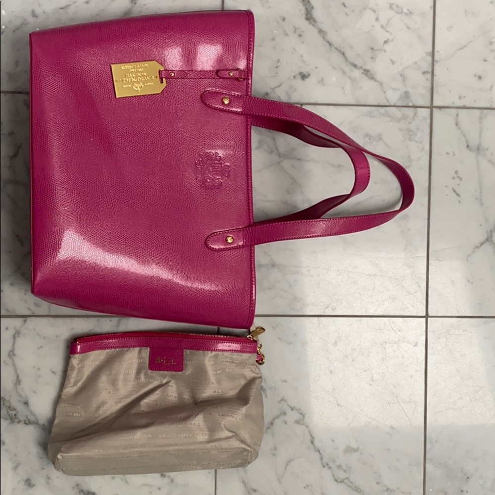 Pink embossed vegan leather tote bag. - Picture 4 of 7